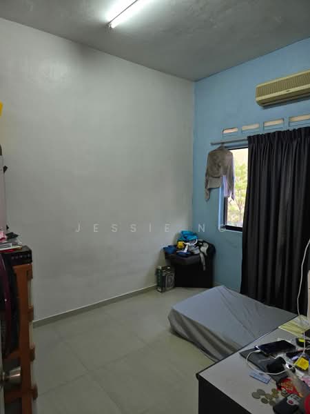 Flat for Sale at Taman Pulai Utama - Jessie Ng - Bedroom - PropertyGuru.com.my