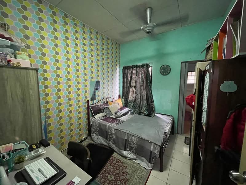 Rumah Teres 2 Tingkat untuk Dijual di Taman Desa Mas (Rawang) - Tom Yip - Bedroom - PropertyGuru.com.my