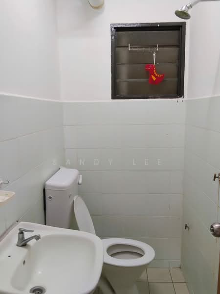 Apartment for Sale at Desa Sri Puteri B - Sandy Lee - Bathroom - PropertyGuru.com.my