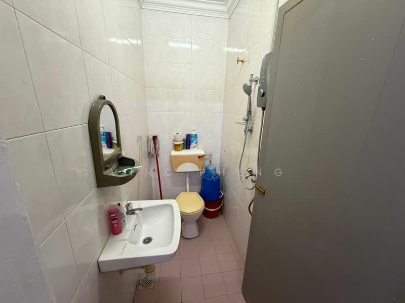 2-storey Terraced House for Sale in Taman Bukit Katil (Bukit Katil) - Vinc Pheng - Bathroom - PropertyGuru.com.my