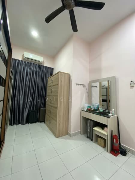 Rumah Teres 1 Tingkat untuk Dijual di Bandar Putra (Kulai) - Alviss Tay - Bedroom - PropertyGuru.com.my