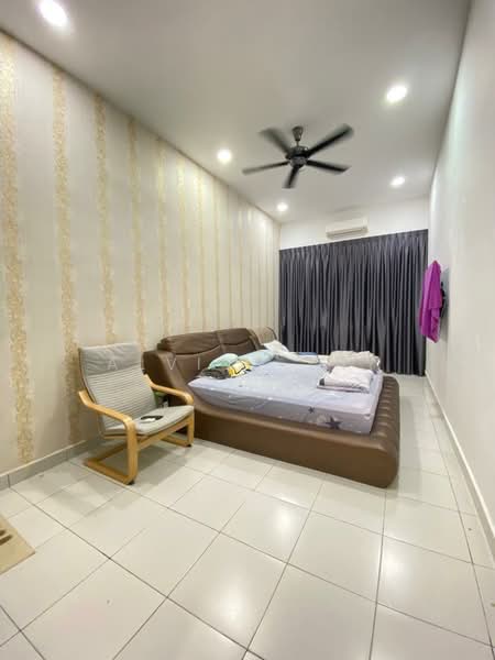Rumah Teres 1 Tingkat untuk Dijual di Bandar Putra (Kulai) - Alviss Tay - Bedroom - PropertyGuru.com.my