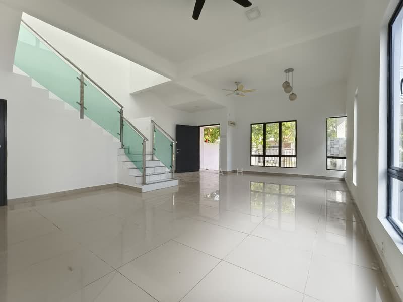 Rumah Teres 2 Tingkat untuk Dijual di Bandar Tasik Kesuma (Beranang) - KK Sah - Living Room - PropertyGuru.com.my