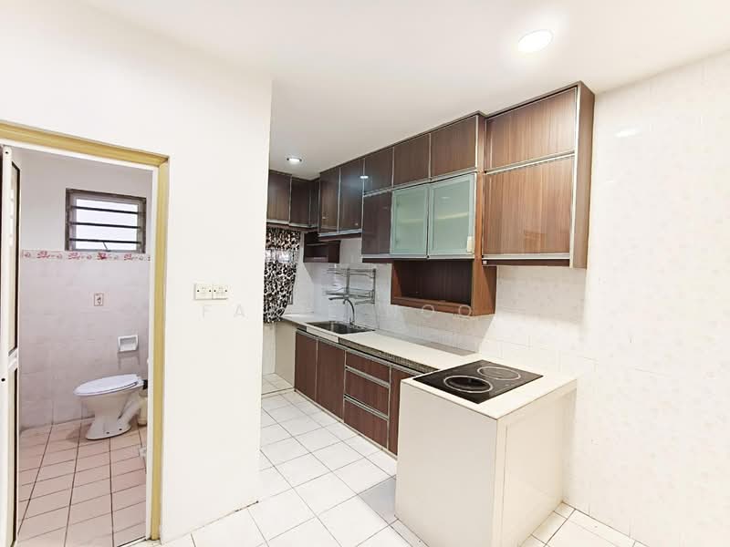 Semi-Detached House for Sale in Bangi (Selangor) - Fazie Noor - Kitchen - PropertyGuru.com.my