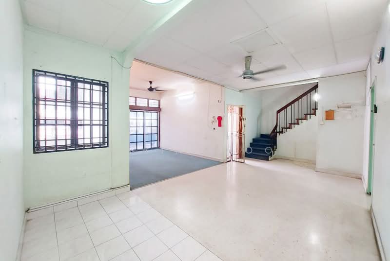 Semi-Detached House for Sale in Gunung Rapat (Ipoh) - Qazin Khoo - Living Room - PropertyGuru.com.my