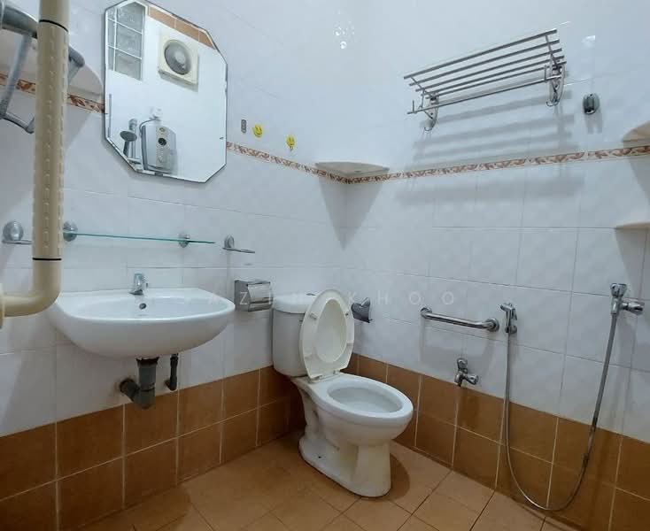 Semi-Detached House for Sale in Gunung Rapat (Ipoh) - Qazin Khoo - Bathroom - PropertyGuru.com.my