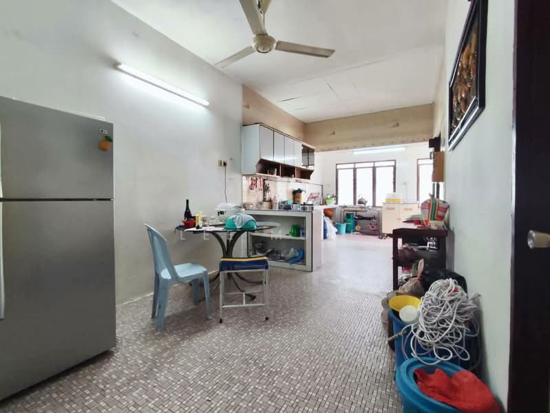 2-storey Terraced House for Sale in Station 18 (Ipoh) - Lee Muzi - Kitchen - PropertyGuru.com.my