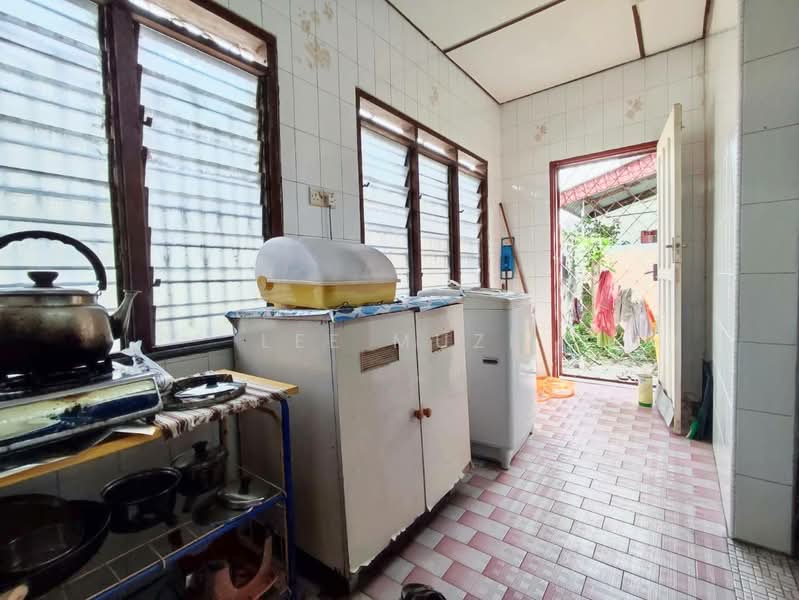 2-storey Terraced House for Sale in Station 18 (Ipoh) - Lee Muzi - Kitchen - PropertyGuru.com.my