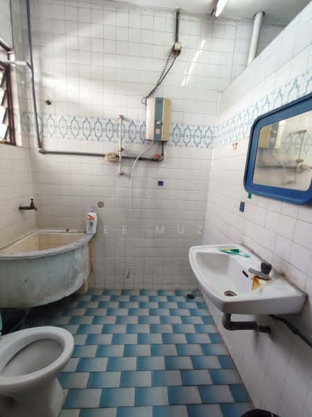2-storey Terraced House for Sale in Station 18 (Ipoh) - Lee Muzi - Bathroom - PropertyGuru.com.my
