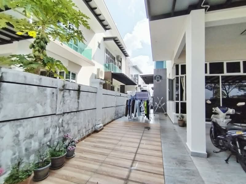 Cluster House for Sale in Taman Mutiara Mas (Skudai) - Alviss Tay - Exterior - PropertyGuru.com.my