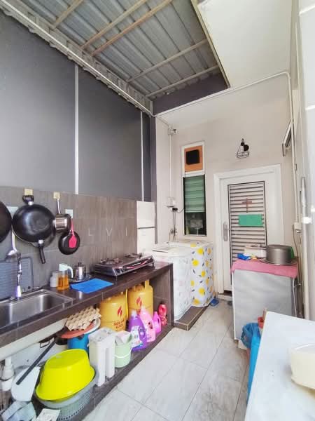 Cluster House for Sale in Taman Mutiara Mas (Skudai) - Alviss Tay - Kitchen - PropertyGuru.com.my