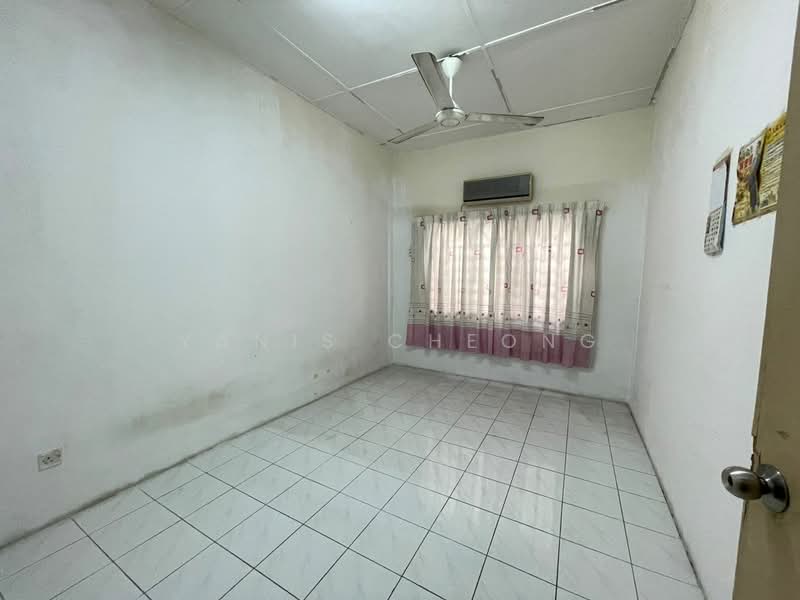 2-storey Terraced House for Sale in Taman Wangsa Permai (Kepong) - Yanis Cheong - Interior - PropertyGuru.com.my