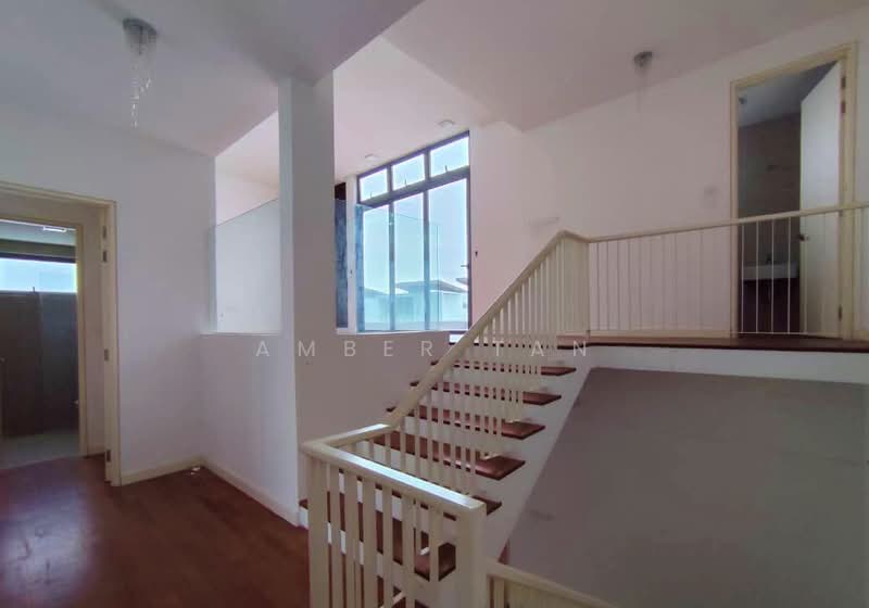 Rumah Berkembar untuk Dijual di Kota Kemuning Hills (Shah Alam) - Amber Tan - Corridor - PropertyGuru.com.my