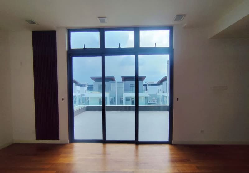 Rumah Berkembar untuk Dijual di Kota Kemuning Hills (Shah Alam) - Amber Tan - Living Room - PropertyGuru.com.my