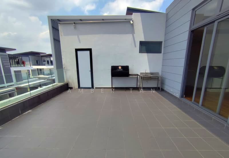 Rumah Berkembar untuk Dijual di Kota Kemuning Hills (Shah Alam) - Amber Tan - Balcony - PropertyGuru.com.my