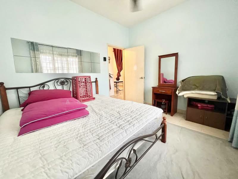Condominium for Sale at Kristal Heights - Amzar Faiz - Bedroom - PropertyGuru.com.my