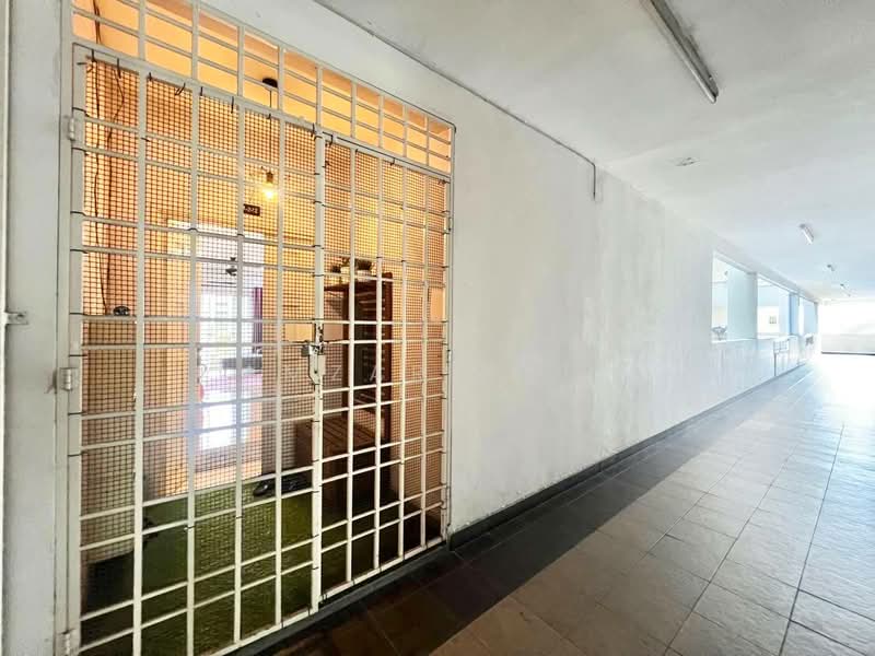 Condominium for Sale at Kristal Heights - Amzar Faiz - Corridor - PropertyGuru.com.my