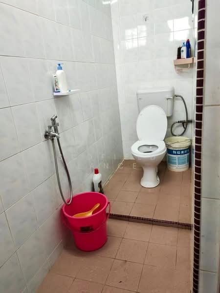 Rumah Teres 2 Tingkat untuk Dijual di Ulu Tiram (Johor) - Scofield Lance - Bathroom - PropertyGuru.com.my