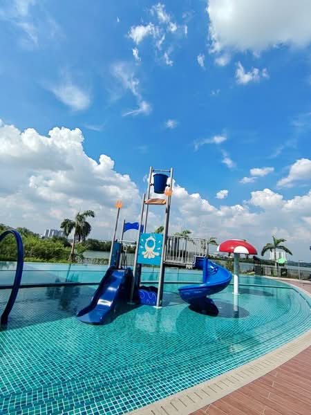 Servis Apartment untuk Dijual di E'Island Lake Haven - Muhammad Muadz - Pool - PropertyGuru.com.my