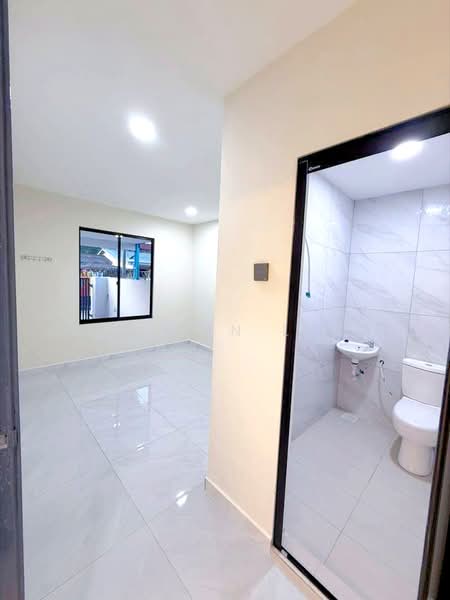 1-storey Terraced House for Sale in Taman Johor Jaya (Johor Bahru) - Calvin Lee - Interior - PropertyGuru.com.my