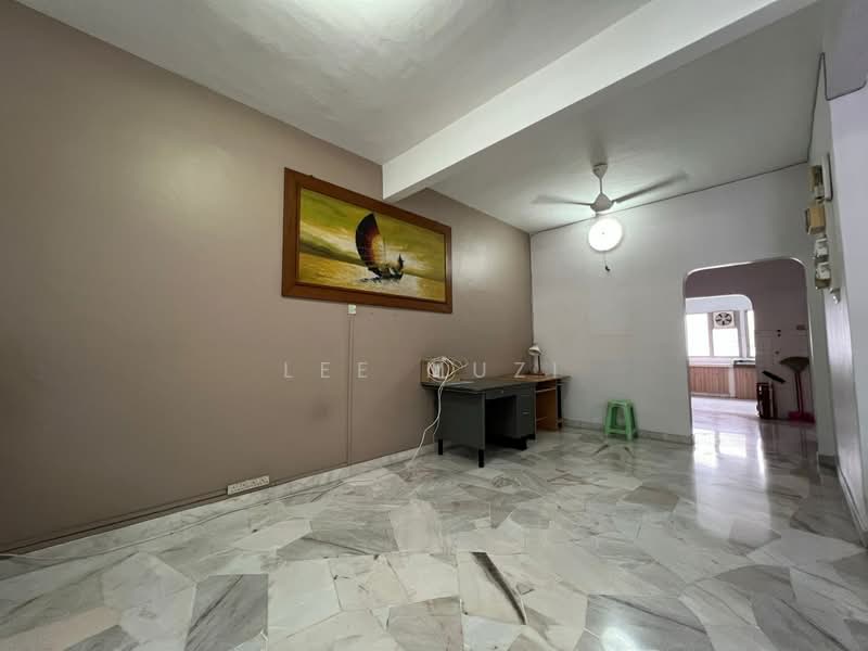 2-storey Terraced House for Sale in Gunung Rapat (Ipoh) - Lee Muzi - Living Room - PropertyGuru.com.my