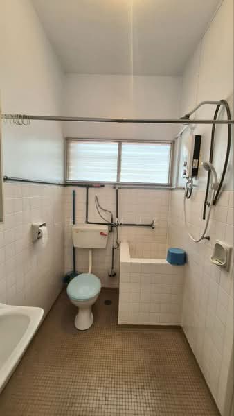 Rumah Teres 2 Tingkat untuk Dijual di Gunung Rapat (Ipoh) - Lee Muzi - Bathroom - PropertyGuru.com.my