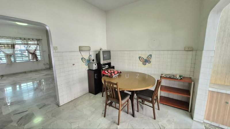 Rumah Teres 2 Tingkat untuk Dijual di Gunung Rapat (Ipoh) - Lee Muzi - Dining Room - PropertyGuru.com.my