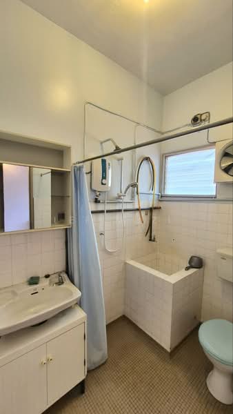 Rumah Teres 2 Tingkat untuk Dijual di Gunung Rapat (Ipoh) - Lee Muzi - Bathroom - PropertyGuru.com.my