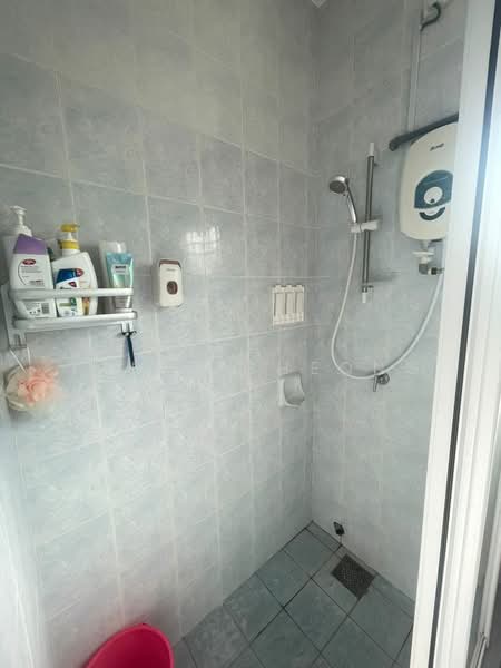 2-storey Terraced House for Sale in Taman Wangsa Permai (Kepong) - Yanis Cheong - Bathroom - PropertyGuru.com.my