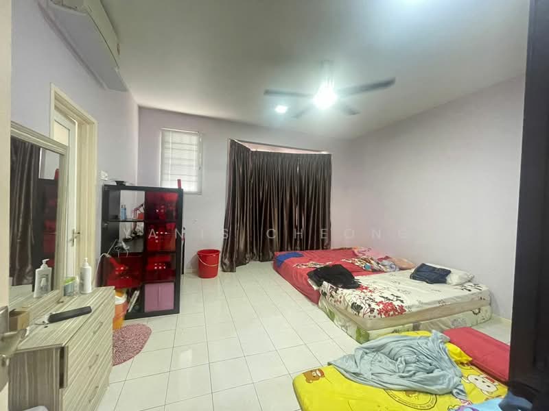 2-storey Terraced House for Sale in Taman Wangsa Permai (Kepong) - Yanis Cheong - Bedroom - PropertyGuru.com.my