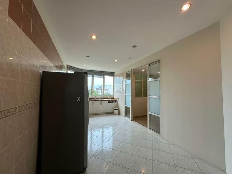 Condominium for Rent at Gurney Beach Resort - Xinnee . - Kitchen - PropertyGuru.com.my