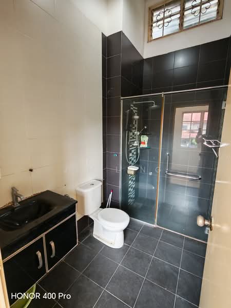 Rumah Teres 2 Tingkat untuk Dijual di Kota Kemuning (Shah Alam) - Jim Ling - Bathroom - PropertyGuru.com.my