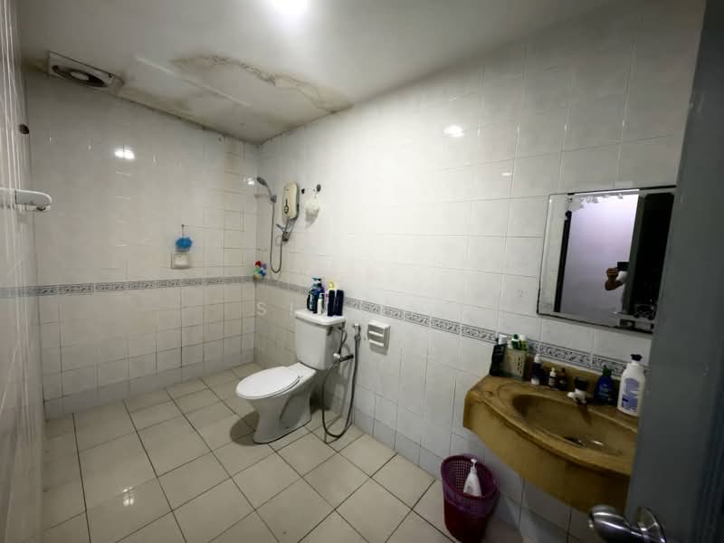 Condominium for Sale at Polo Park - Sin Yie - Bathroom - PropertyGuru.com.my