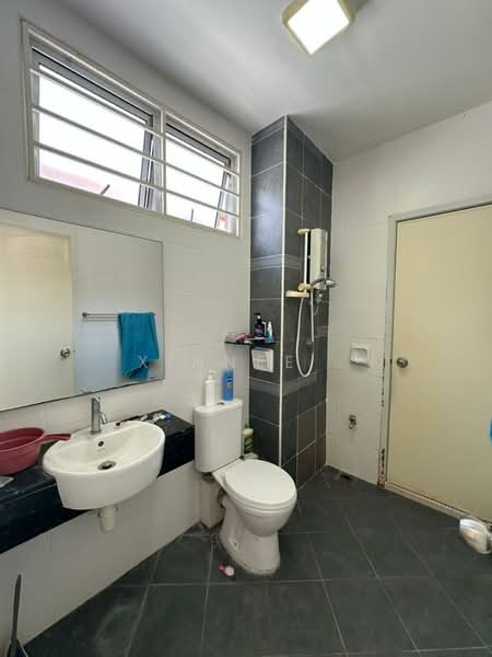 Rumah Teres 3 Tingkat untuk Dijual di Sungai Ara (Penang) - Xinnee . - Bathroom - PropertyGuru.com.my