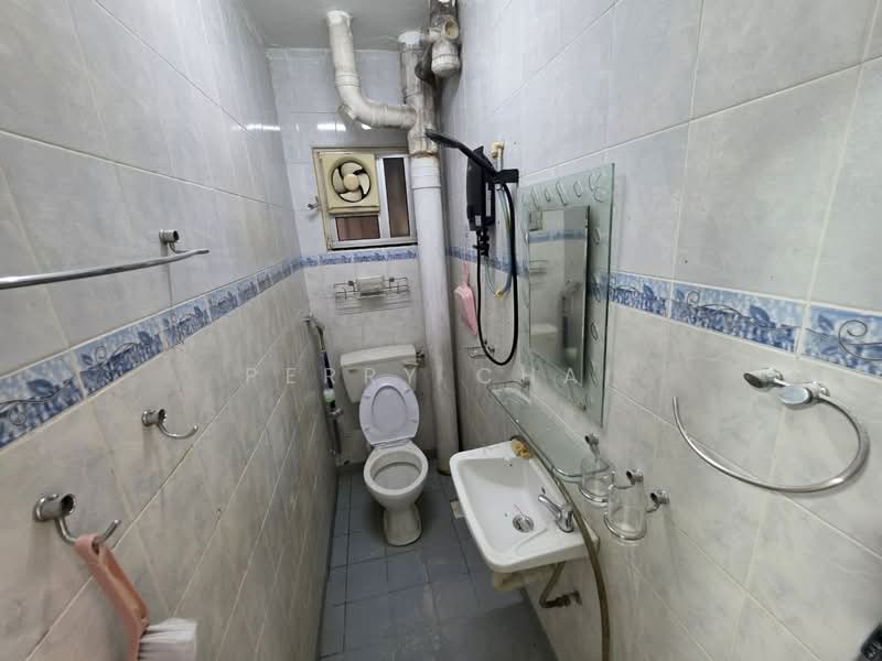 Apartment for Rent at Permai Apartment - Perry Chai - Bathroom - PropertyGuru.com.my
