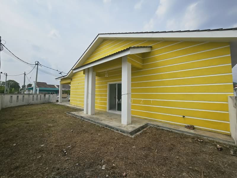 1-storey Terraced House for Sale in Tanjung Rambutan (Hulu Kinta) - Lee Muzi - Exterior - PropertyGuru.com.my