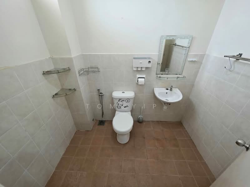 2-storey Terraced House for Sale in Saujana Rawang (Rawang) - Tom Yip - Bathroom - PropertyGuru.com.my