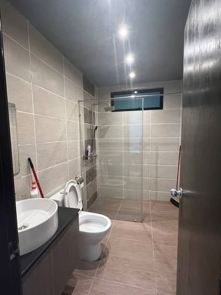 Servis Apartment untuk Disewa di Molek Regency - Chris Lee - PropertyGuru.com.my