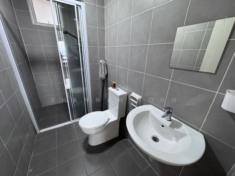 Servis Apartment untuk Disewa di Savanna Executive Suite @ Southville City - Shannah Tong - Bathroom - PropertyGuru.com.my