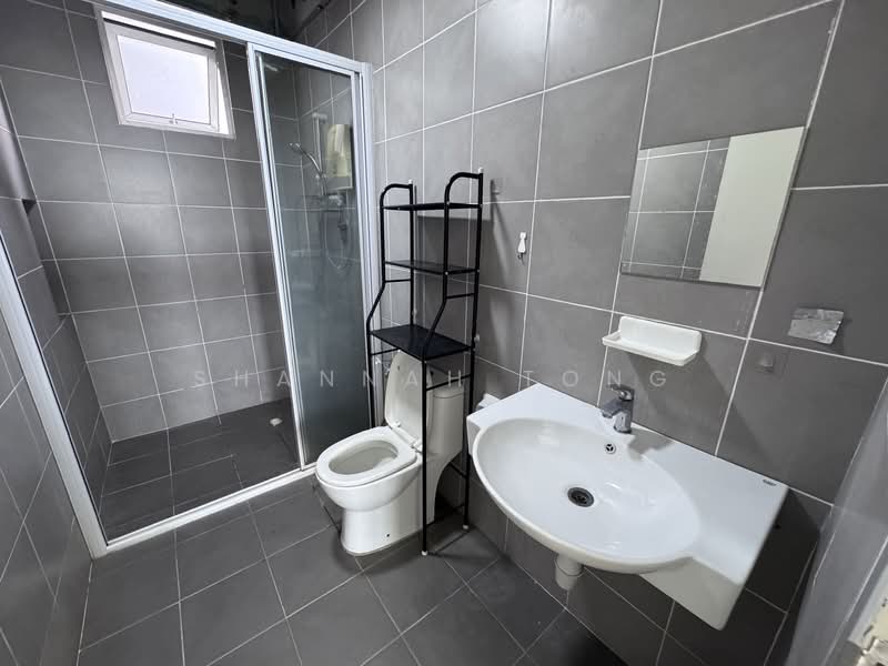 Servis Apartment untuk Disewa di Savanna Executive Suite @ Southville City - Shannah Tong - Bathroom - PropertyGuru.com.my
