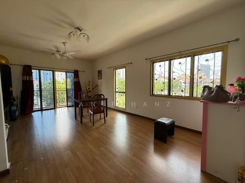 Rumah Teres 3 Tingkat untuk Dijual di Bukit Jalil (Kuala Lumpur) - Hanif Hanz - Living Room - PropertyGuru.com.my