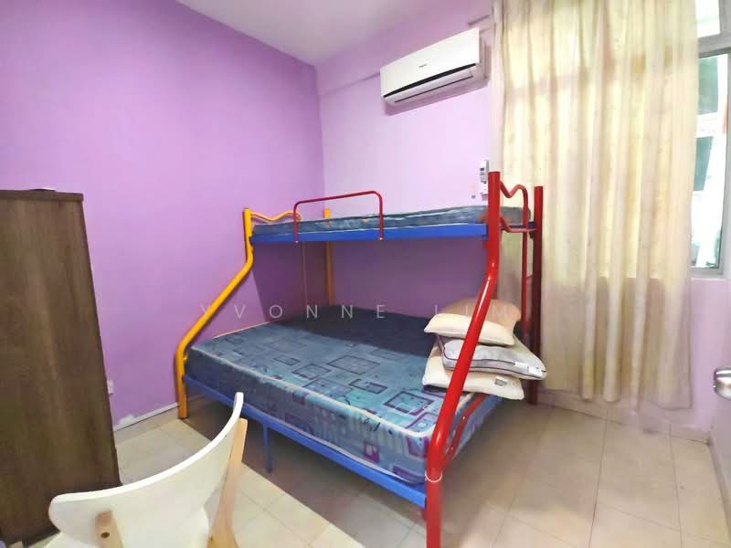 Pangsapuri untuk Dijual di Indah Court Apartment - Yvonne Lim - Bedroom - PropertyGuru.com.my
