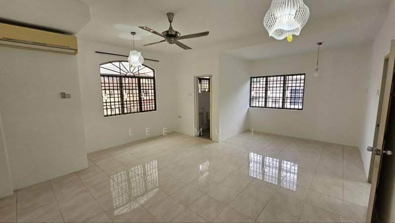 2-storey Terraced House for Sale in Gunung Rapat (Ipoh) - Lee Muzi - Living Room - PropertyGuru.com.my