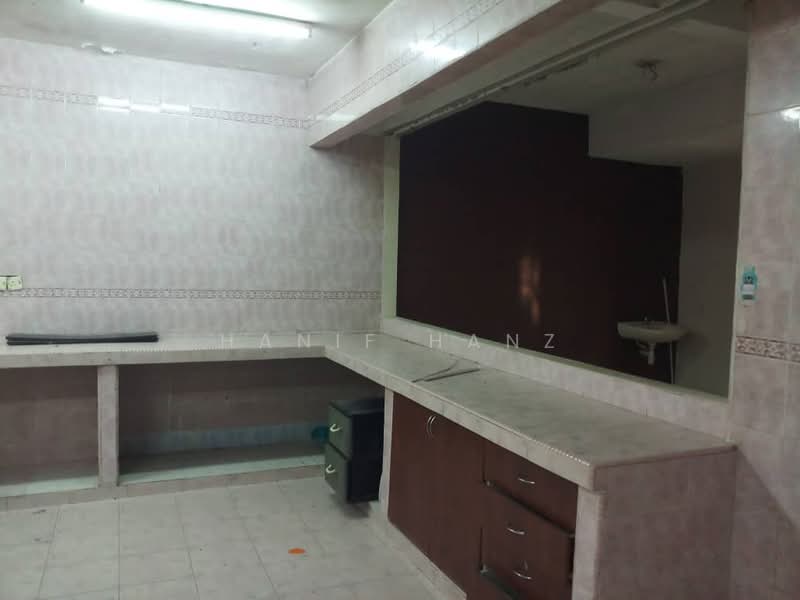 Flat for Sale at Taman Medan Cahaya - Hanif Hanz - Kitchen - PropertyGuru.com.my