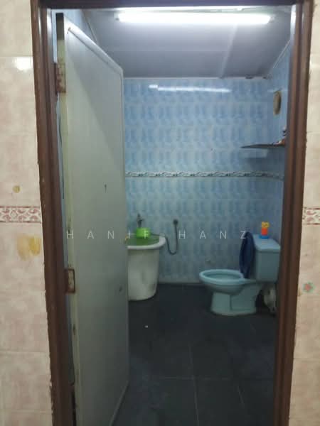 Flat for Sale at Taman Medan Cahaya - Hanif Hanz - Bathroom - PropertyGuru.com.my