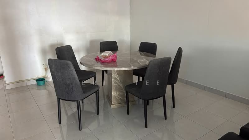 Rumah Teres 2 Tingkat untuk Disewa di Setia Tropika (Johor Bahru) - Eric Tee - Dining Room - PropertyGuru.com.my