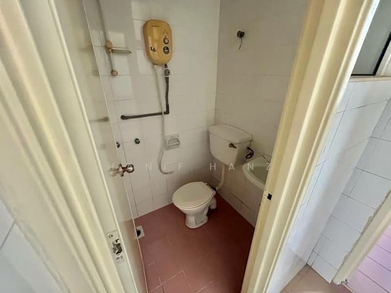 Rumah Banglo untuk Dijual di Kuala Selangor (Selangor) - Hanif Hanz - Bathroom - PropertyGuru.com.my