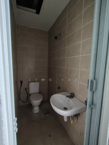 Service Residence for Sale at i-Residence @ i-City - Lynn Yap - Bathroom - PropertyGuru.com.my