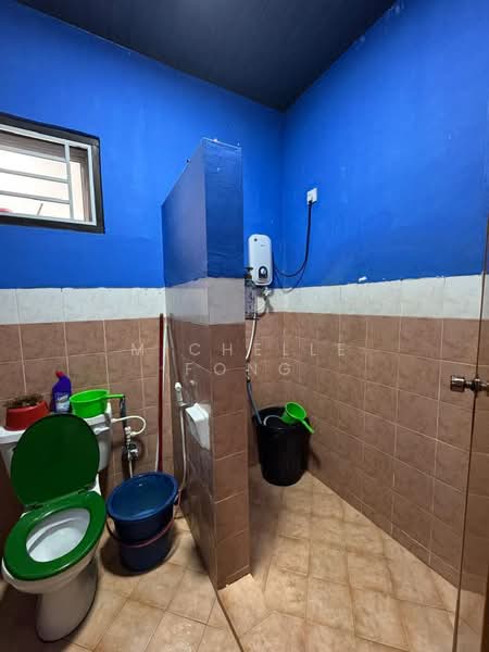 2-storey Terraced House for Sale in Taman Gaya (Ulu Tiram) - Michelle Fong - Bathroom - PropertyGuru.com.my