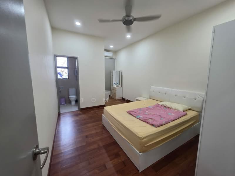 2-storey Terraced House for Sale in Saujana Rawang (Rawang) - Tom Yip - Bedroom - PropertyGuru.com.my